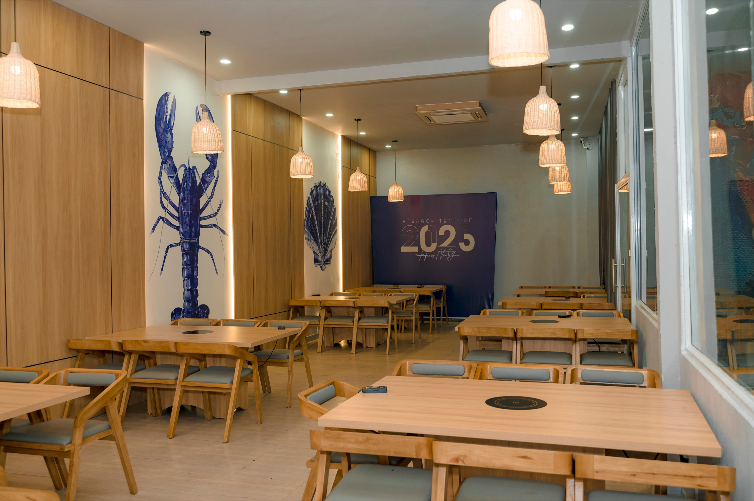 Không gian Năm Châu Seafood phù hợp với các buổi tiệc year end party cần sự riêng tư